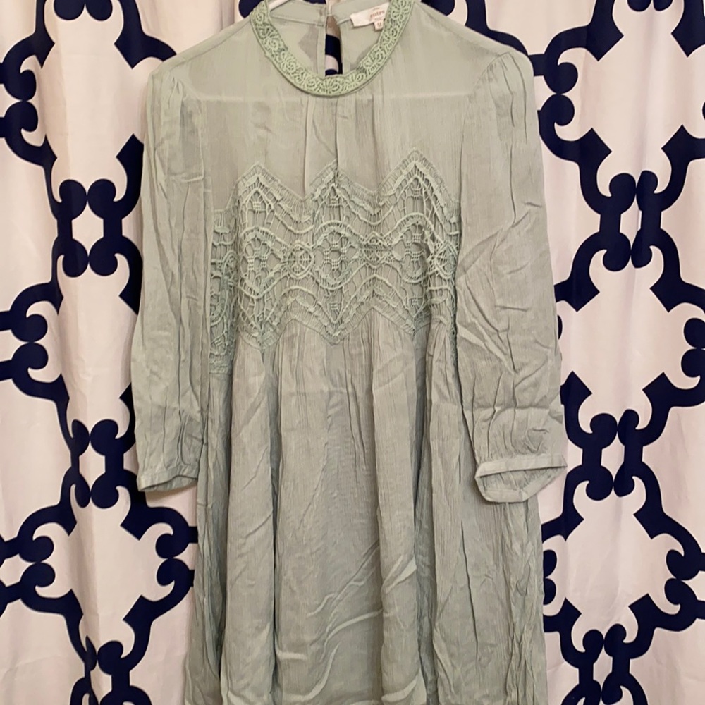 Mint green 3/4 sleeve dress